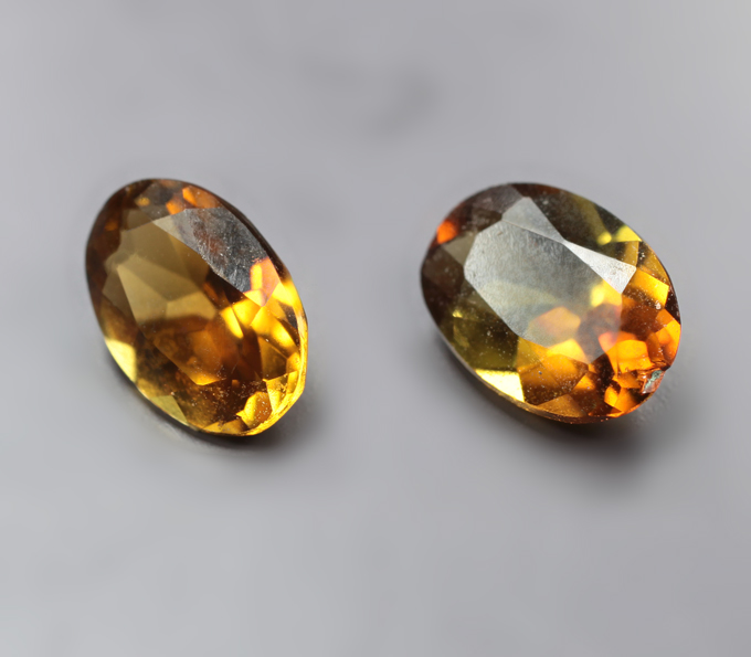 Пара зеленовато-желтых турмалинов 1,28 карата