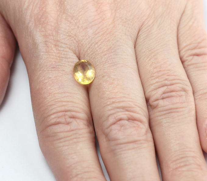 Ограненный бразильский «солнечный» опал 1,38 карата