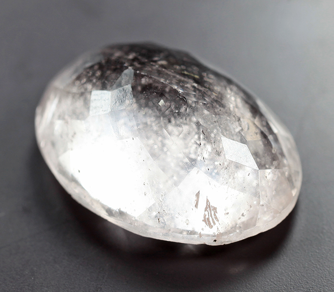 Крупный морганит 13,79 карата