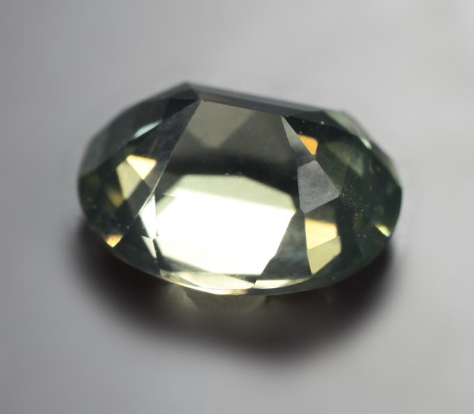 Редкий цвет! Зеленый циркон 3,21 карата