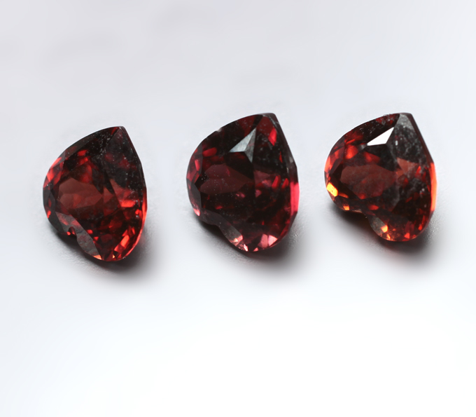 Крупный набор из 3 цирконов редкой огранки 5,28 карата