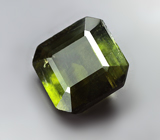Крупный травянисто-зеленый турмалин 5,45 карата