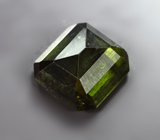 Крупный травянисто-зеленый турмалин 5,45 карата