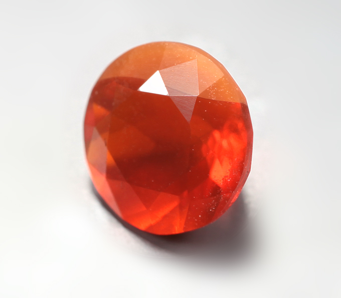 Мексиканский ограненный «огненный» опал 0,67 карата