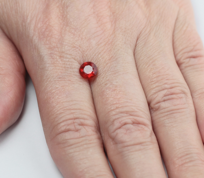 Мексиканский ограненный «огненный» опал 0,74 карата