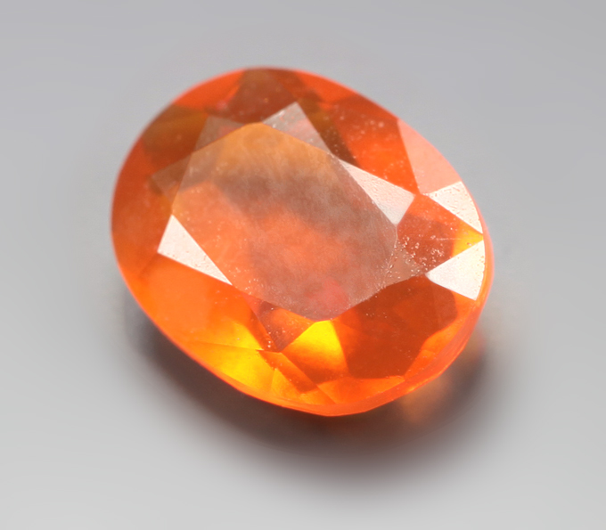 Мексиканский ограненный «огненный» опал 0,8 карата