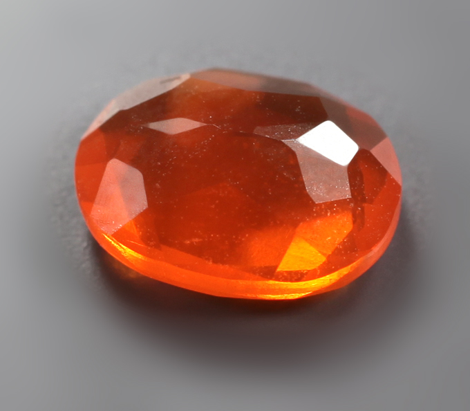 Мексиканский ограненный «огненный» опал 0,8 карата