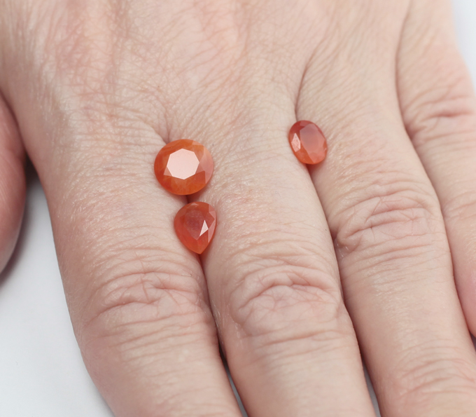 Набор из 3 мексиканских ограненных «огненных» опалов 2,69 карата