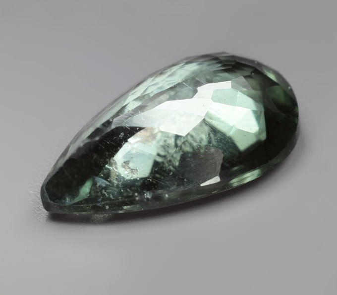 Голубовато-зеленый турмалин 3,35 карата