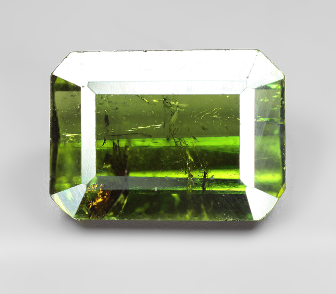 Желтовато-зеленый турмалин 5,59 карата