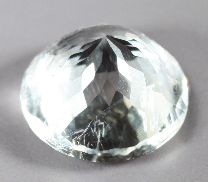 Редкий поллуцит 0,82 карата