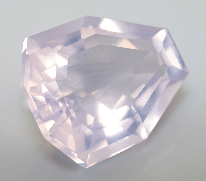 Лавандовый аметист авторской огранки 6,95 карата