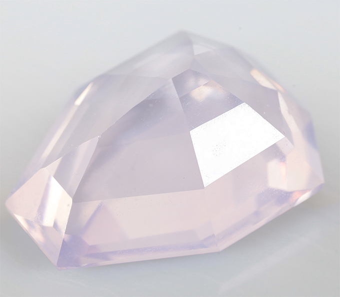 Лавандовый аметист авторской огранки 6,95 карата
