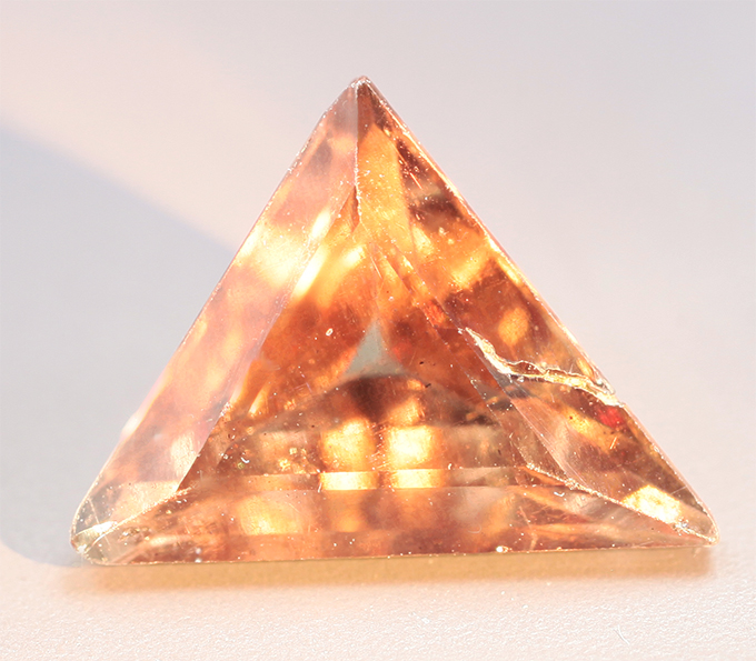 Редкая огранка! Гранат со сменой цвета 1,17 карата