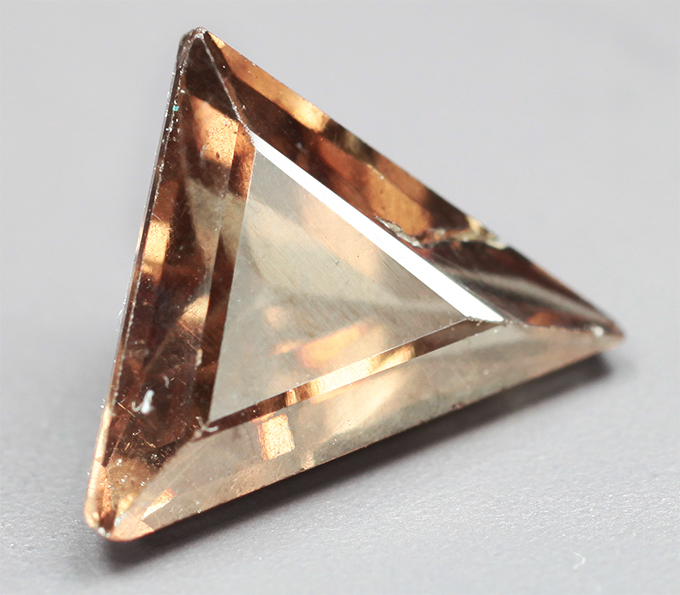 Редкая огранка! Гранат со сменой цвета 1,17 карата