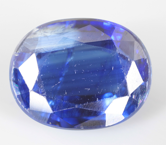 Крупный кианит 8,97 карата