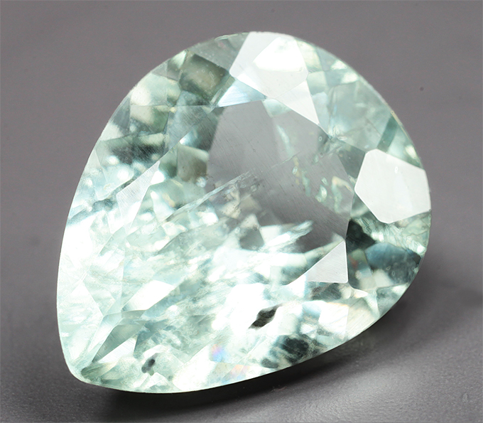 Голубовато-зеленый турмалин 4,38 карата