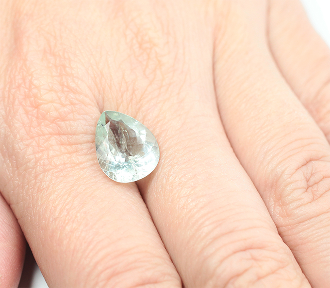 Голубовато-зеленый турмалин 4,38 карата