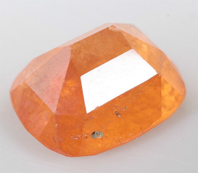 Редкий клиногумит 3,18 карата