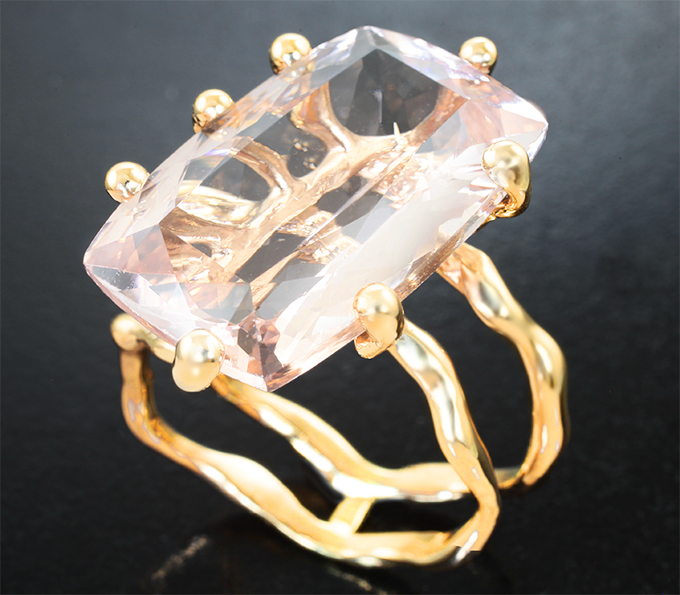 Золото Кольцо с морганитом 25,29 карата