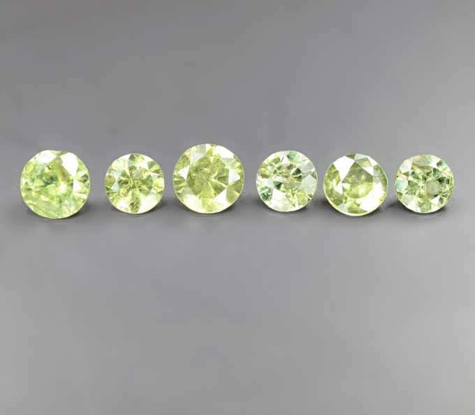 Набор из 6 демантоидов 0,97 карата