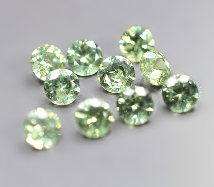 Набор из 10 демантоидов 0,77 карата