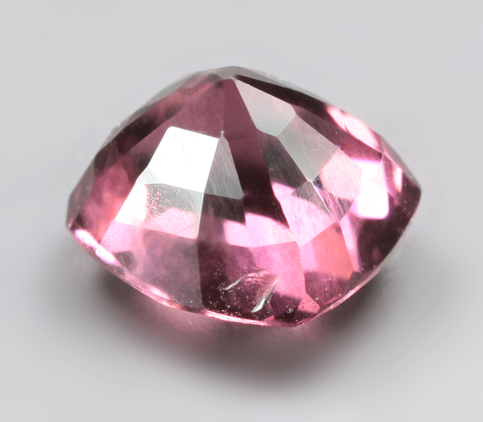 Красная шпинель 1,03 карата