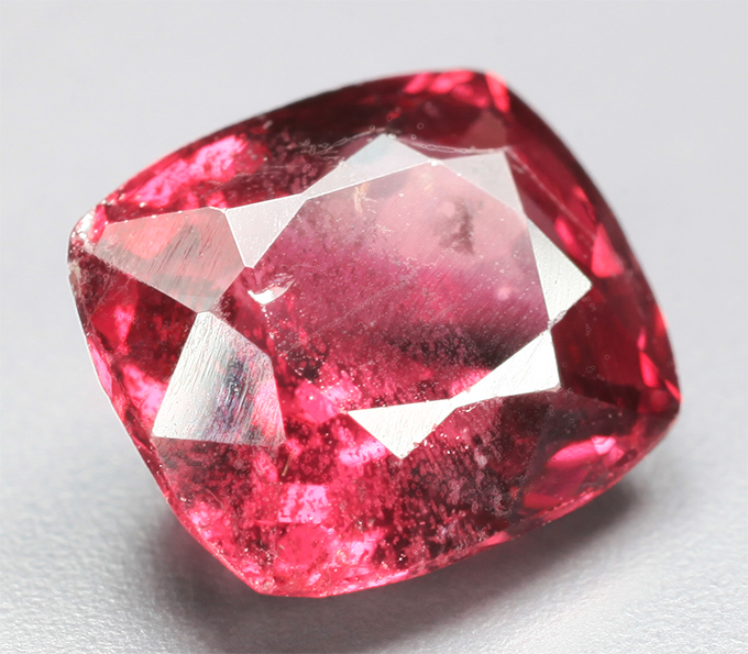 Рубиновая шпинель 1,22 карата