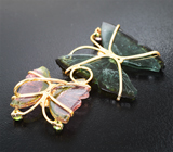 Кулон с резными турмалинами 13,91 карата, розовыми турмалинами, цаворитами гранатами и бесцветными цирконами Золото