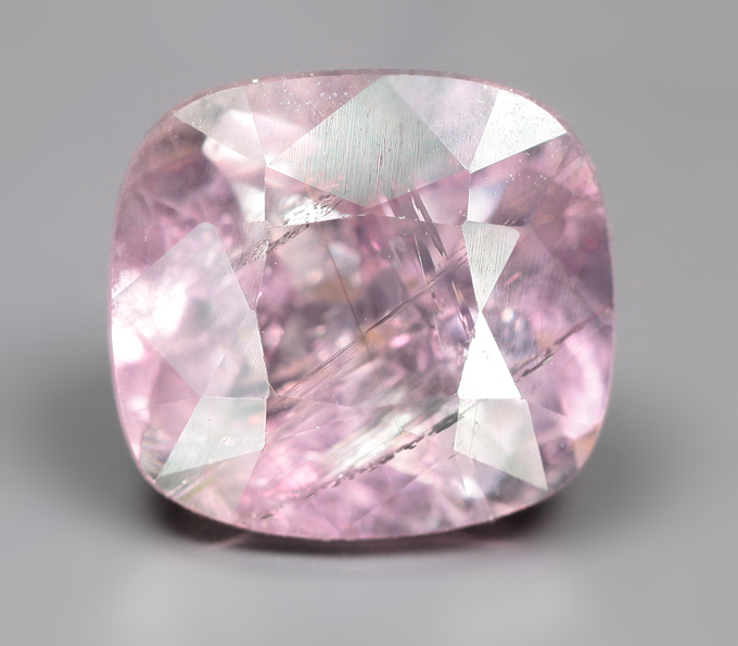 Зултанит 2,49 карата