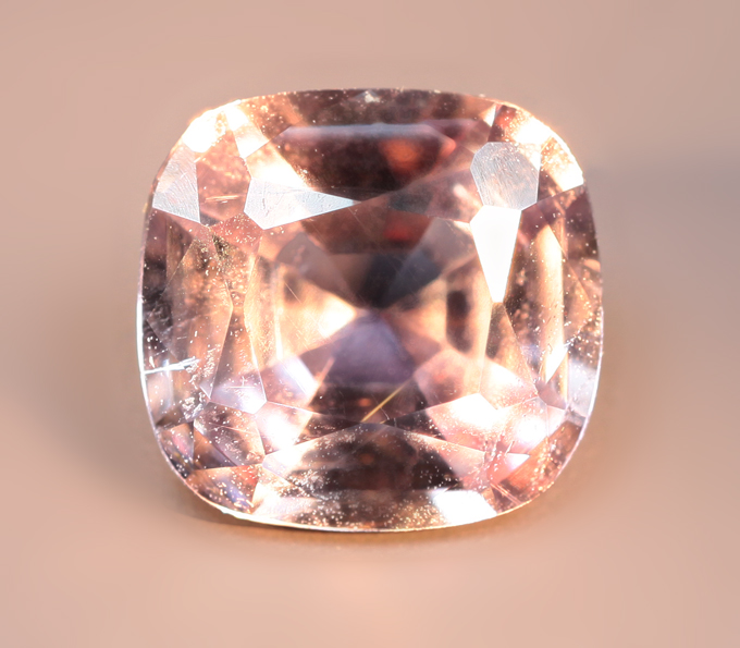 Зултанит 1,19 карата