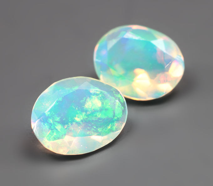 Пара ограненных эфиопских опалов 0,67 карата