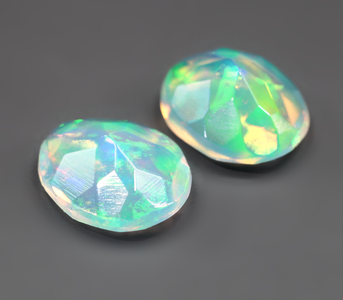 Пара ограненных эфиопских опалов 0,67 карата