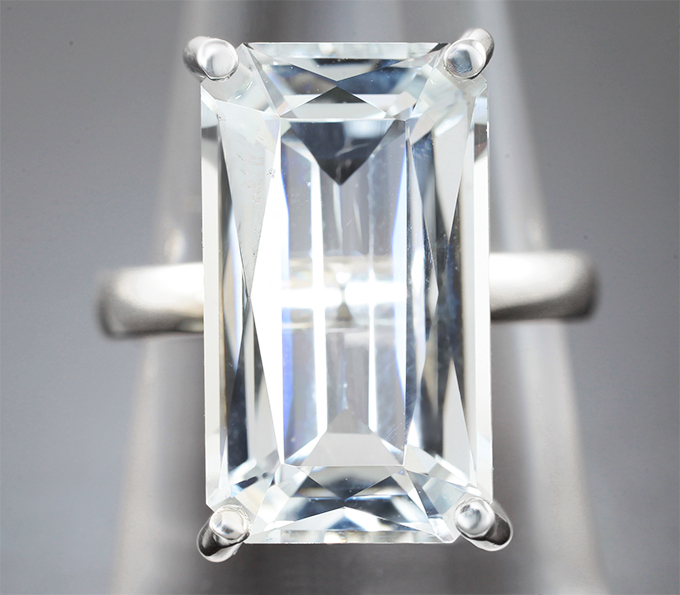 Кольцо с чистейшим гошенитом 10,06 карата