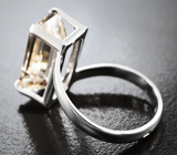 Кольцо cо скаполитом высокой чистоты со сменой цвета 4,94 карата Серебро 925