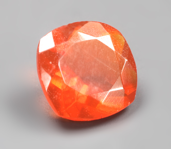 Мексиканский ограненный «огненный» опал 0,75 карата