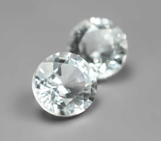 Редкая пара данбуритов 1,9 карата