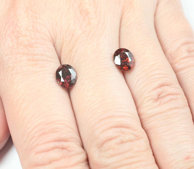 Пара цирконов высокой чистоты 4,36 карата