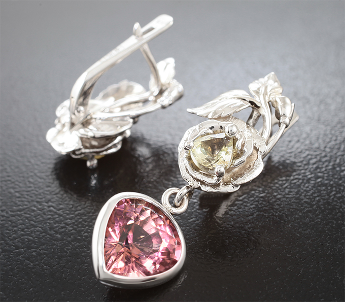 Серьги с цоизитами 1,82 карата и турмалином 3,43 карата