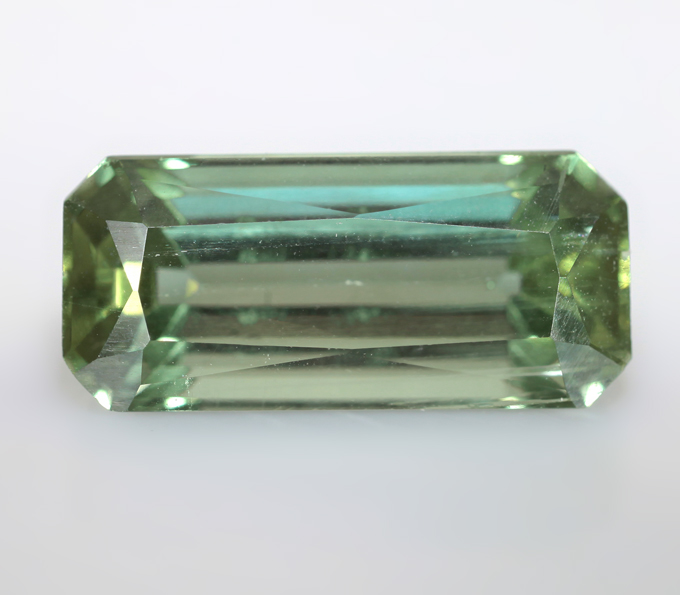 Кулон с полихромным «неоновым» апатитом 2,86 карата и лейкосапфирами