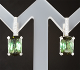 Серьги с зелеными апатитами 5,81 карата и лейкосапфирами