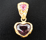 Кулон с гранатом со сменой цвета эффектной огранки 2,99 карата и неоново-розовой шпинелью 0,29 карата
