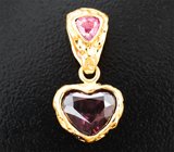 Кулон с гранатом со сменой цвета эффектной огранки 2,99 карата и неоново-розовой шпинелью 0,29 карата