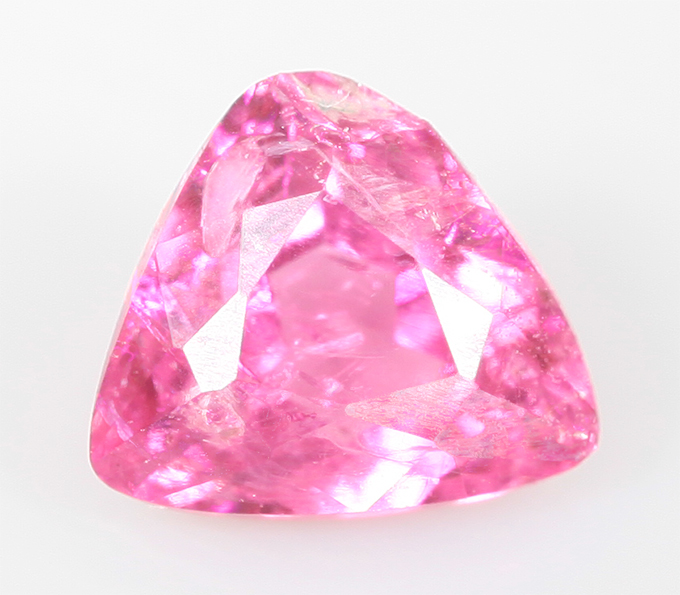 Кулон с гранатом со сменой цвета эффектной огранки 2,99 карата и неоново-розовой шпинелью 0,29 карата