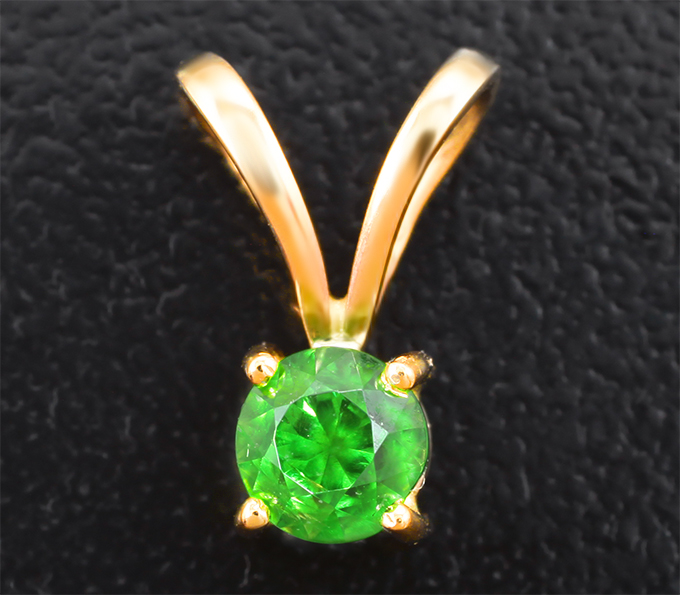 Золото Кулон с уральским демантоидом 0,54 карата