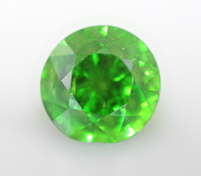 Кулон с уральским демантоидом 0,54 карата