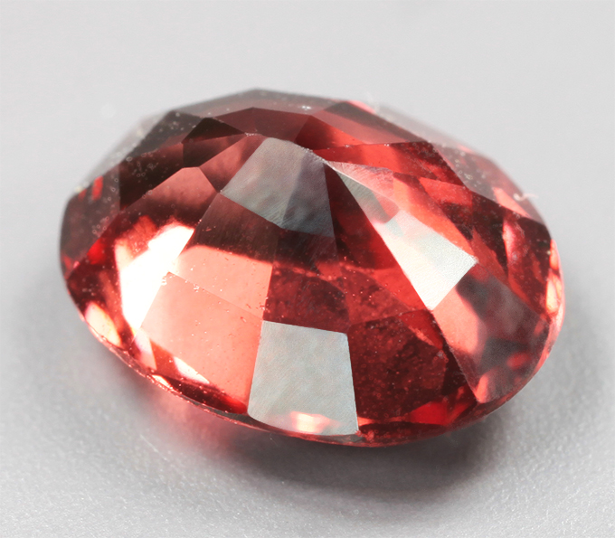Пироп гранат 2,08 карата