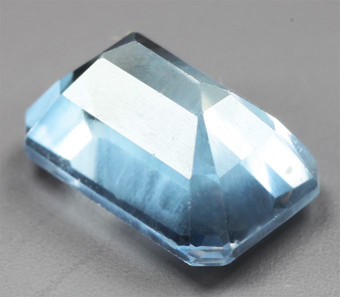 Редкий синий апатит 2,33 карата