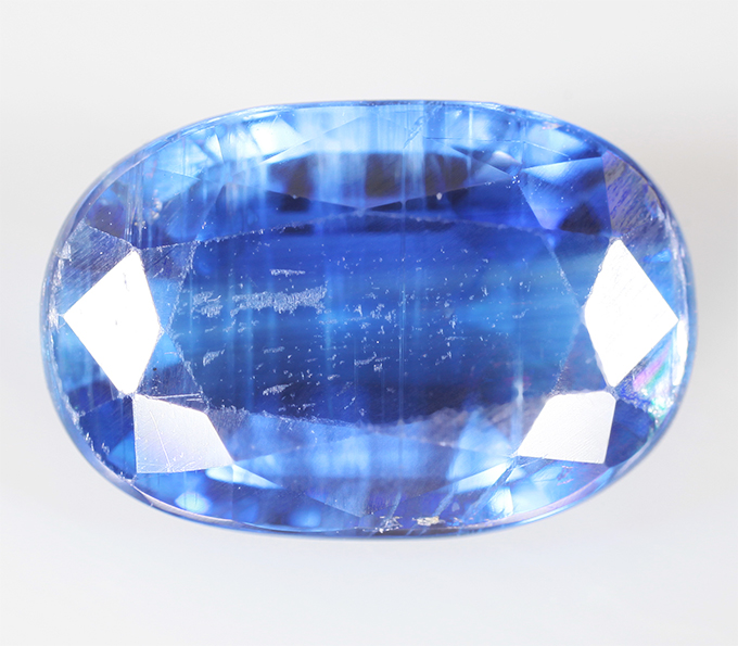 Крупный васильковый кианит 4,83 карата