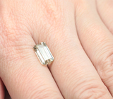 Крупный зеленовато-желтый турмалин 3,11 карата